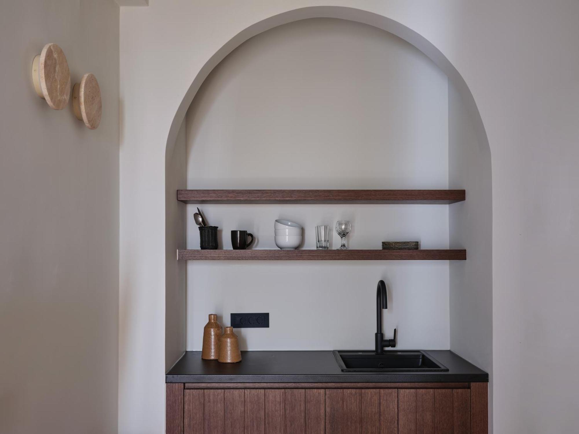 Loizos Stylish Residences 3*