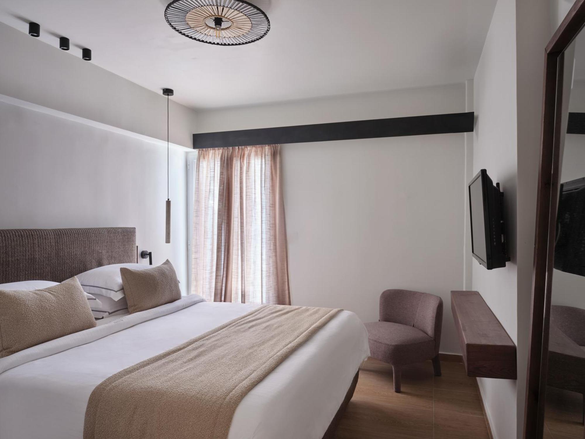 Loizos Stylish Residences Aparthotel Firá