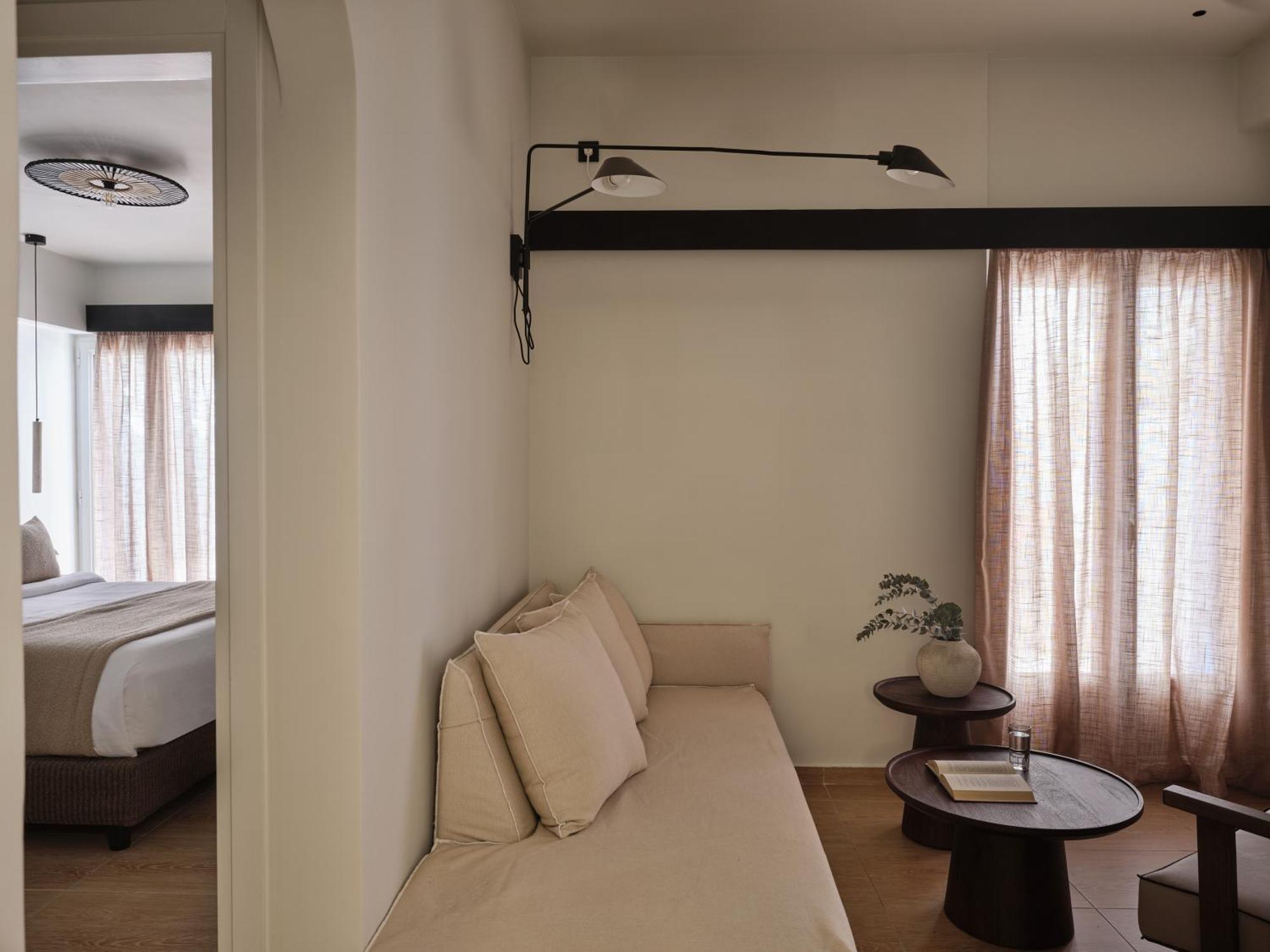 Aparthotel Loizos Stylish Residences Firá