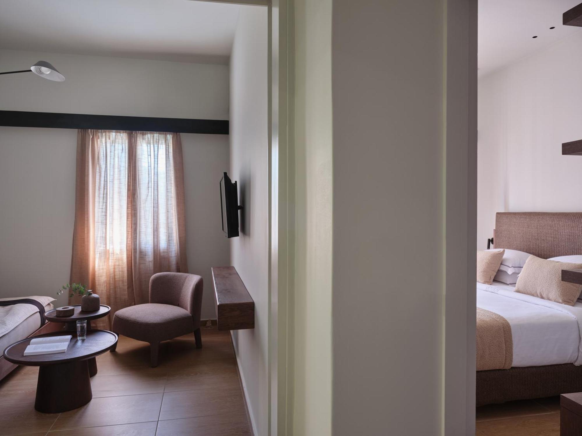 Loizos Stylish Residences Fira (Santorini)