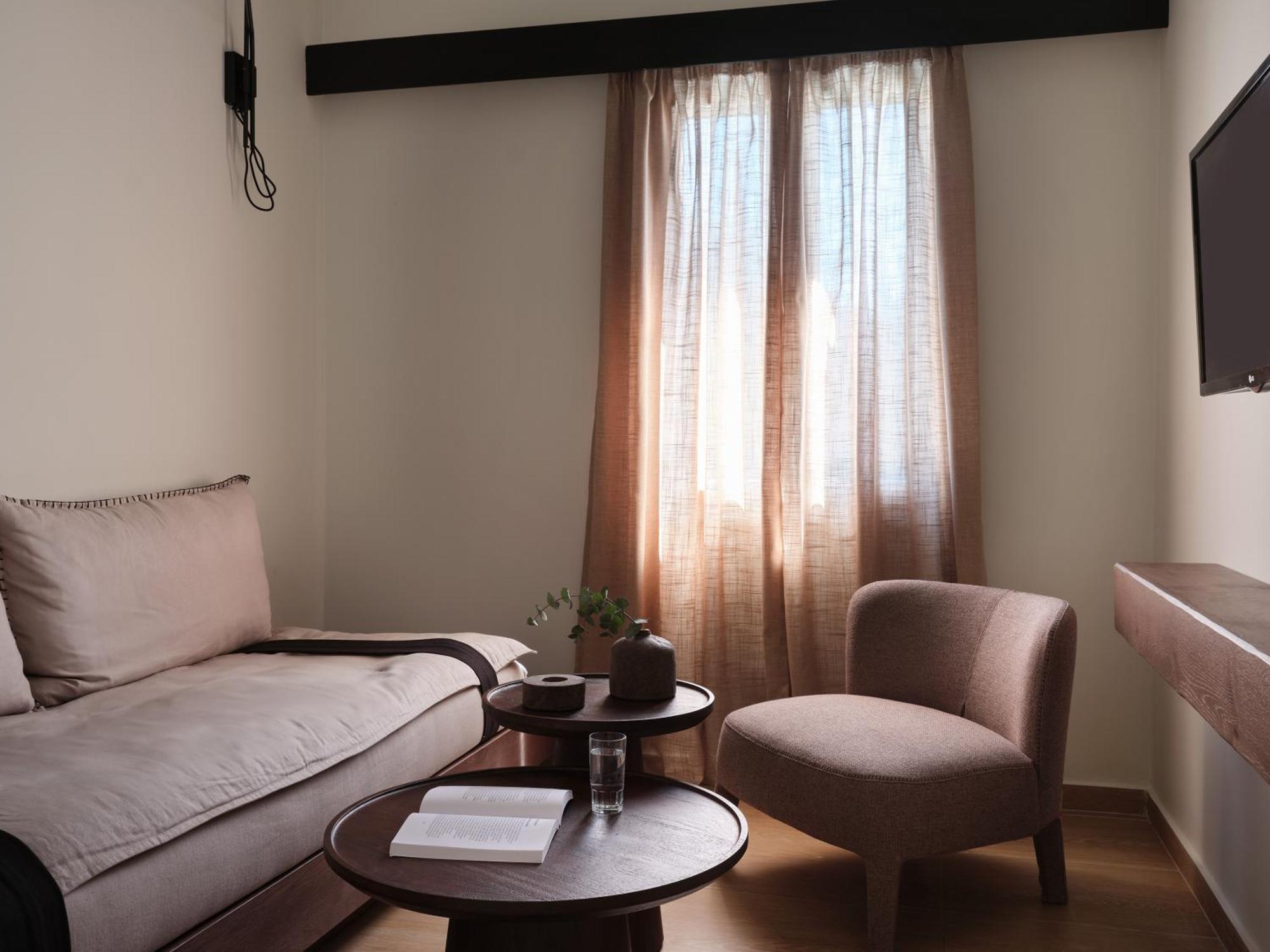 Loizos Stylish Residences 3* Fira (Santorini)