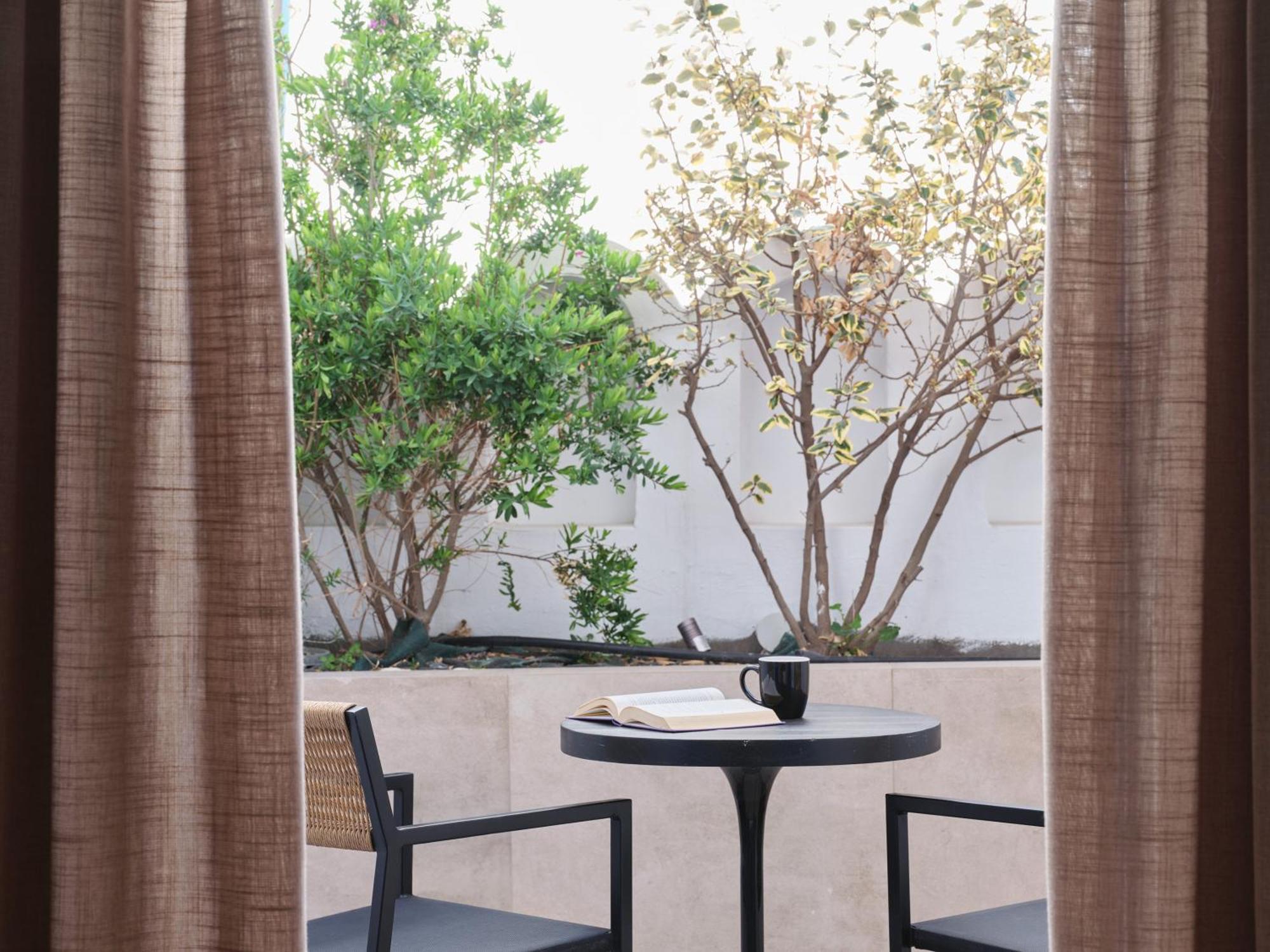 Loizos Stylish Residences Aparthotel 3*