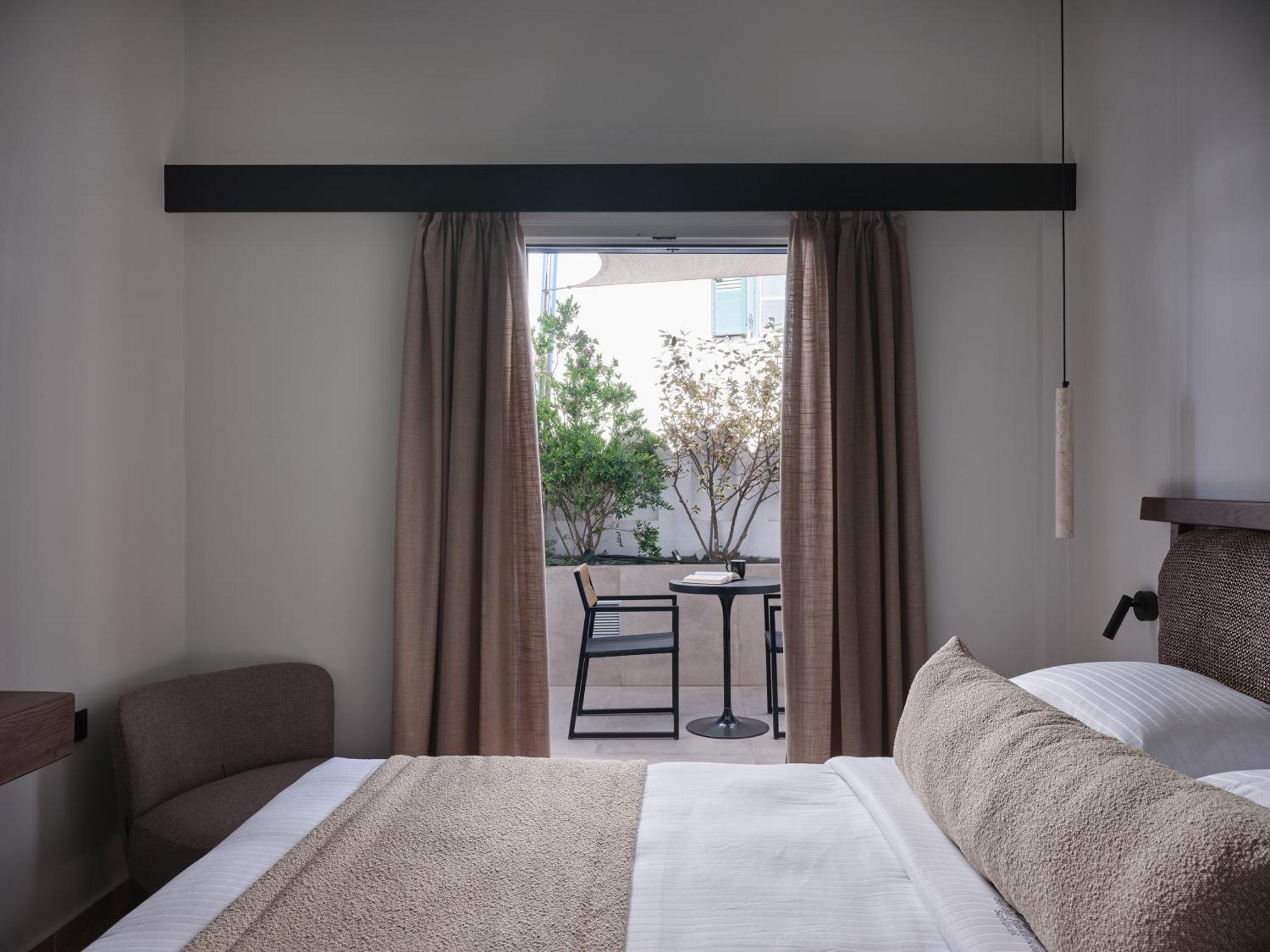 Loizos Stylish Residences Aparthotel