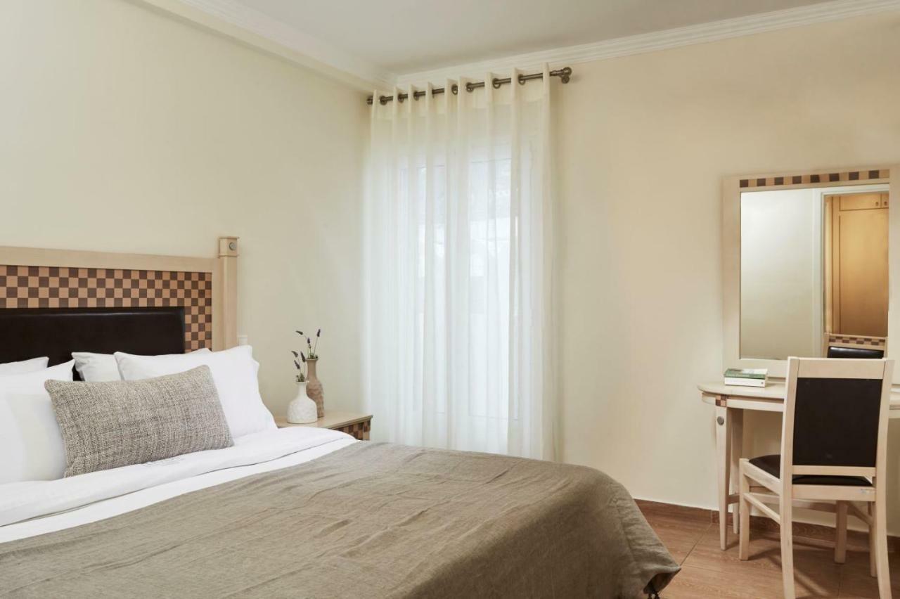 Loizos Stylish Residences Aparthotel 3*