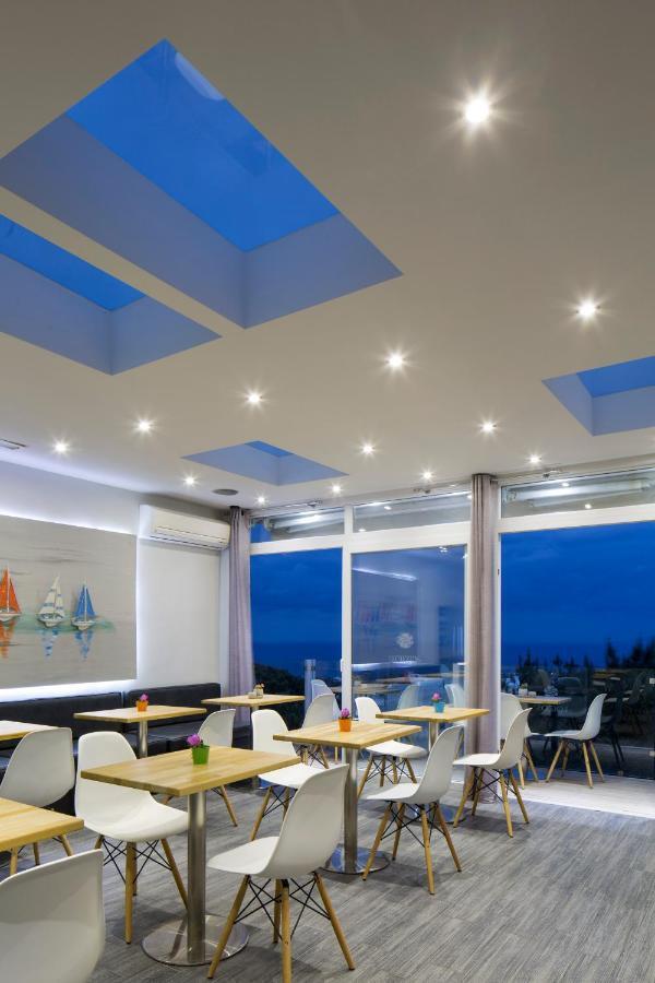 Loizos Stylish Residences Aparthotel 3*